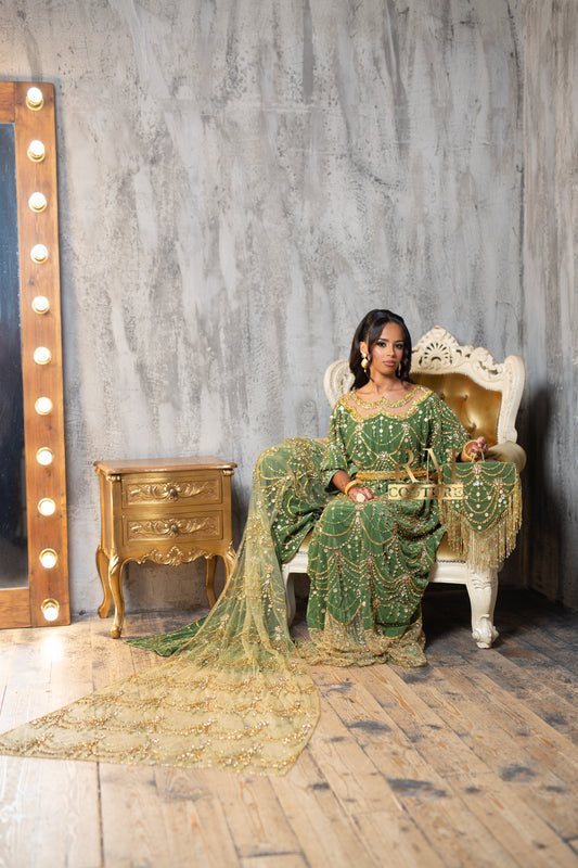 Verona A show stopping Bridal Dirac with statement Tail