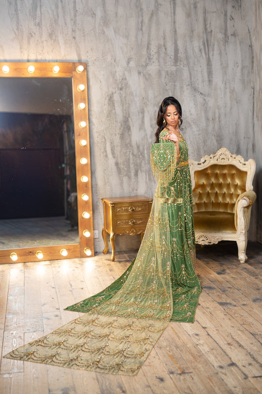 Verona A show stopping Bridal Dirac with statement Tail