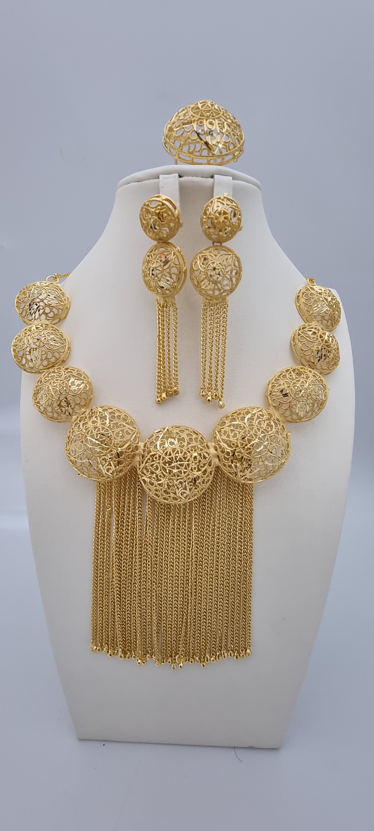 Arabian Round Tasseled Bridal Jewellery Set