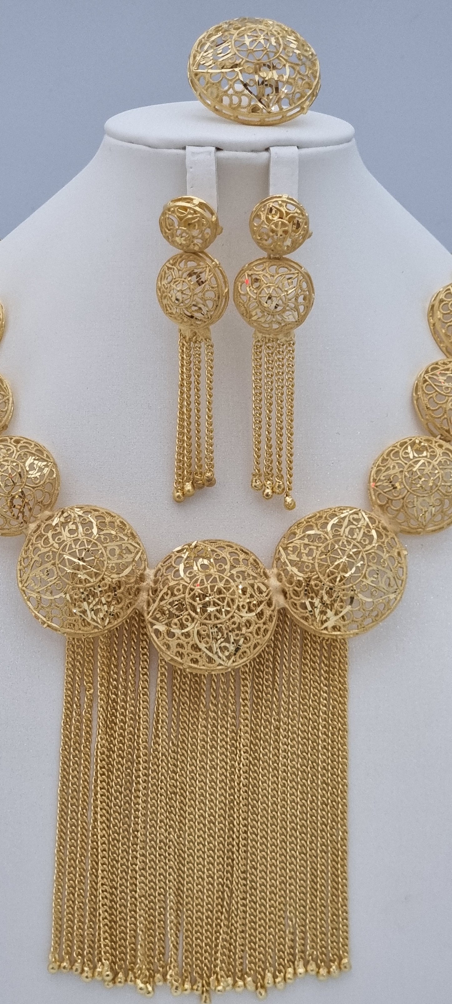 Arabian Round Tasseled Bridal Jewellery Set