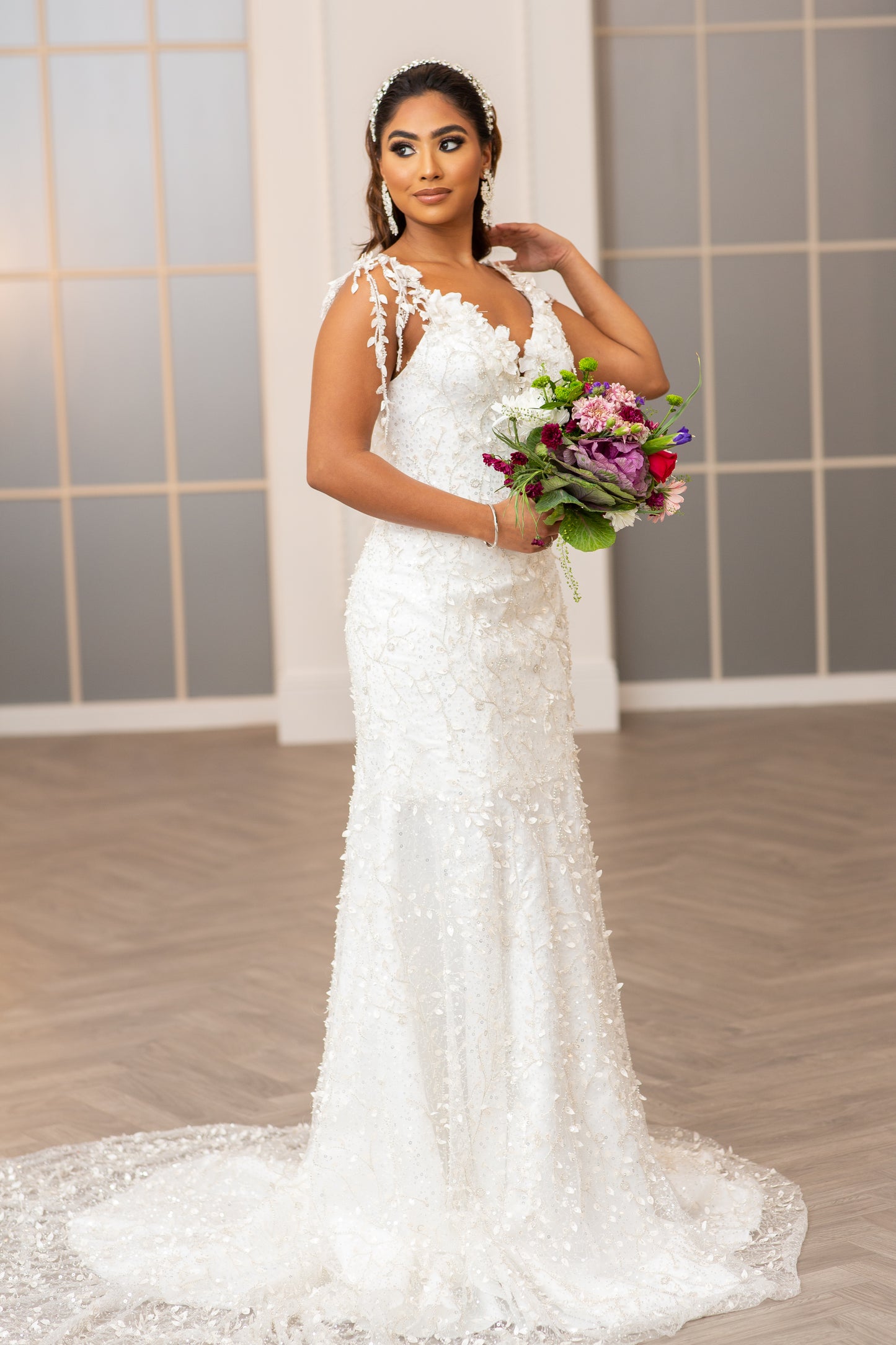 A-Line Wedding Dresses V-Neckline Court Train Strap Sleeve