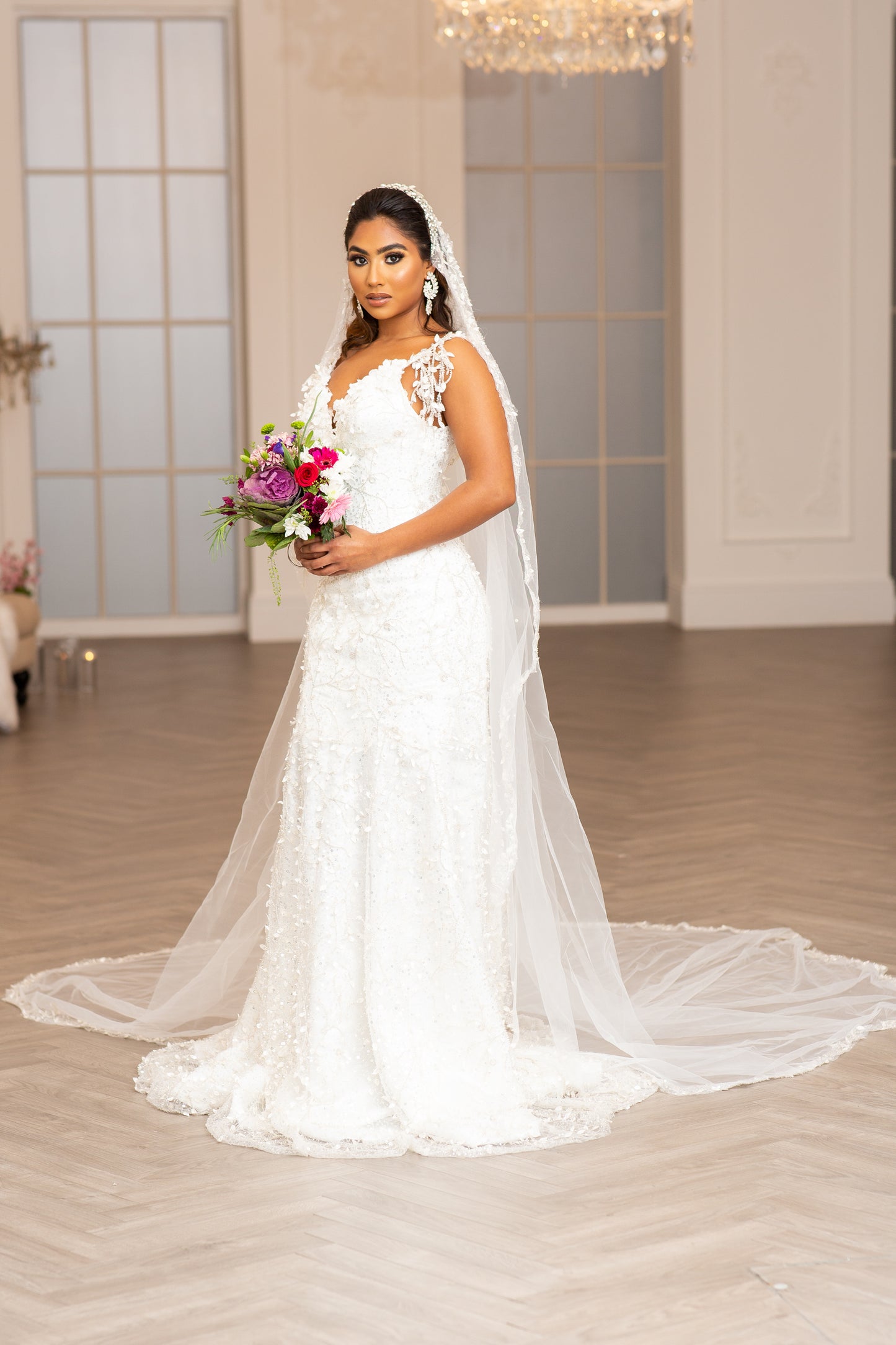 A-Line Wedding Dresses V-Neckline Court Train Strap Sleeve